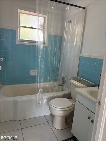 3977 Seminole AVE, Fort Myers, FL 33916