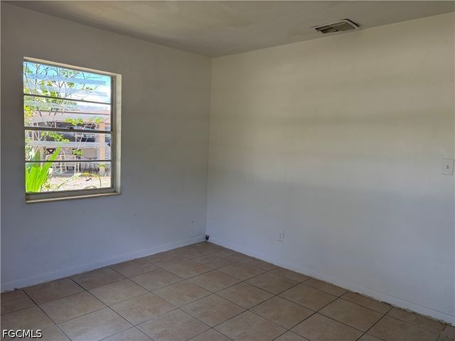 3977 Seminole AVE, Fort Myers, FL 33916