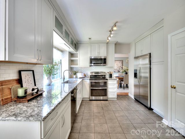 11206 Longhedge Lane, Charlotte, NC 28273