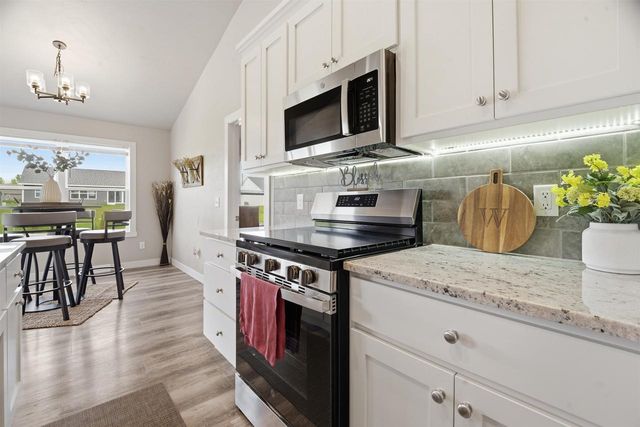 W7008 JACLYN LANE, Greenville, WI 54942