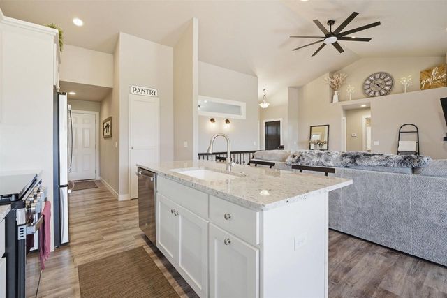 W7008 JACLYN LANE, Greenville, WI 54942