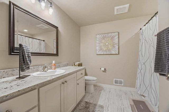 W7008 JACLYN LANE, Greenville, WI 54942