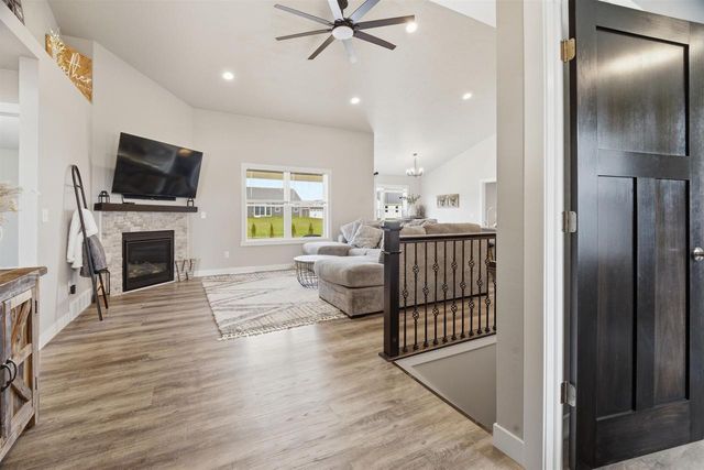 W7008 JACLYN LANE, Greenville, WI 54942