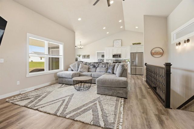 W7008 JACLYN LANE, Greenville, WI 54942