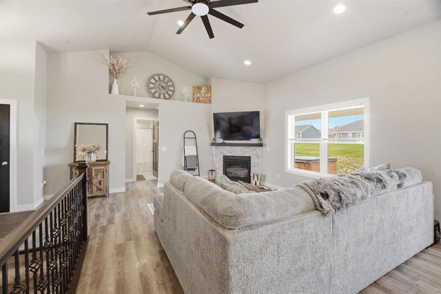 W7008 JACLYN LANE, Greenville, WI 54942