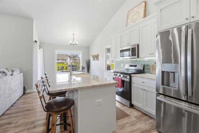 W7008 JACLYN LANE, Greenville, WI 54942
