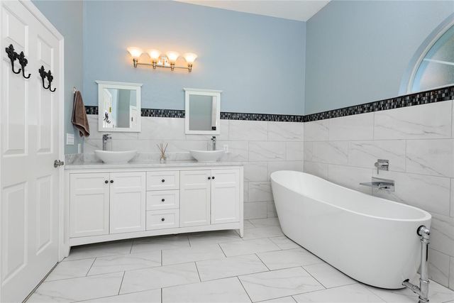 370 S LOST LAKE LANE, Casselberry, FL 32707