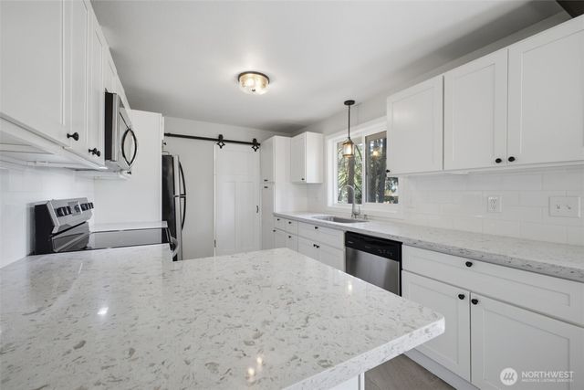 9808 Hipkins Road SW, Lakewood, WA 98498