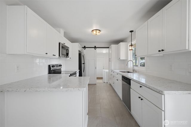 9808 Hipkins Road SW, Lakewood, WA 98498