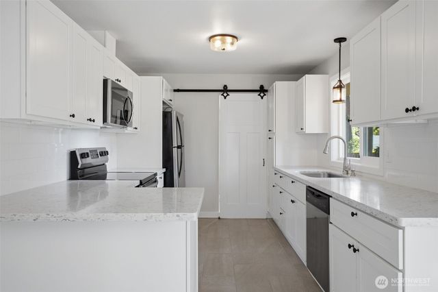 9808 Hipkins Road SW, Lakewood, WA 98498