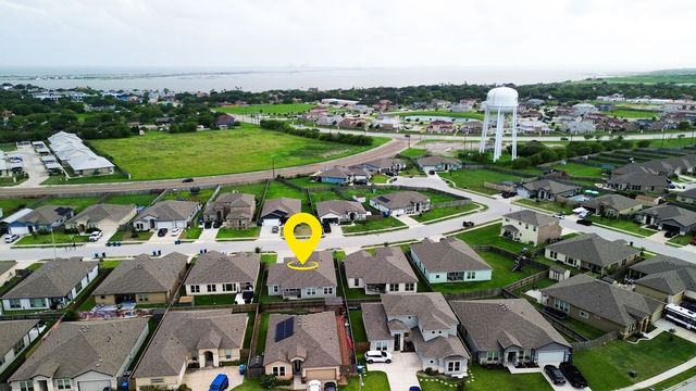 1808 Chesapeake Bay Dr, Portland, TX 78374