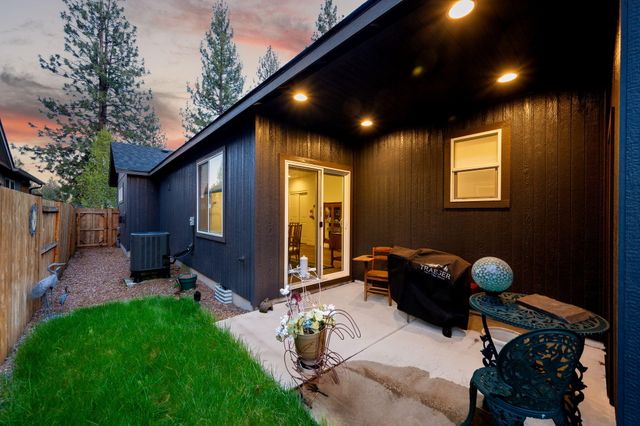 619 N Meadow Lane, Sisters, OR 97759