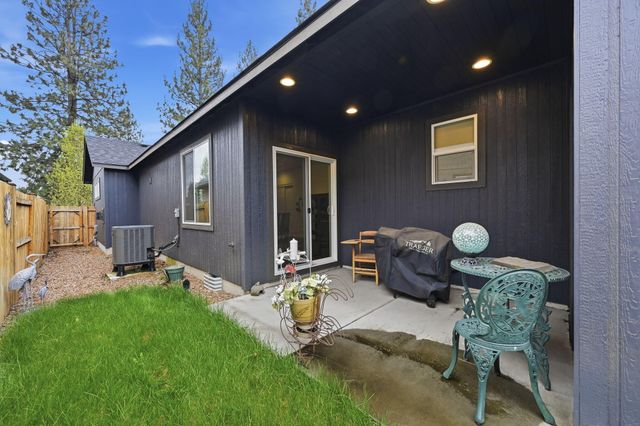 619 N Meadow Lane, Sisters, OR 97759