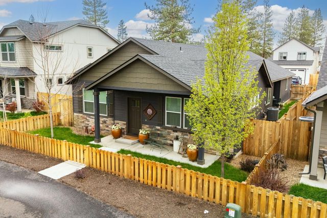 619 N Meadow Lane, Sisters, OR 97759