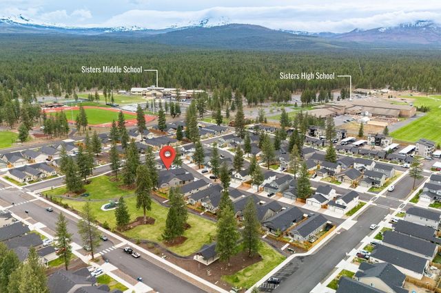 619 N Meadow Lane, Sisters, OR 97759