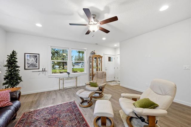 619 N Meadow Lane, Sisters, OR 97759