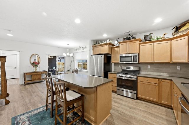 619 N Meadow Lane, Sisters, OR 97759