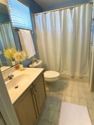 1032 Sequoia Ln, Weston, FL 33327