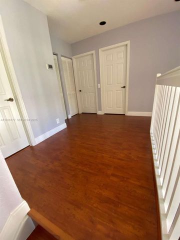 1032 Sequoia Ln, Weston, FL 33327