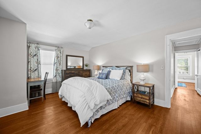 911 GRAND Court, Davenport, IA 52803