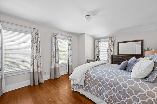 911 GRAND Court, Davenport, IA 52803