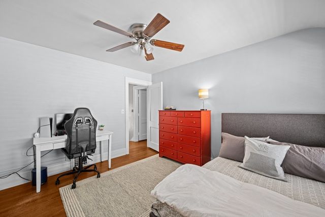 911 GRAND Court, Davenport, IA 52803