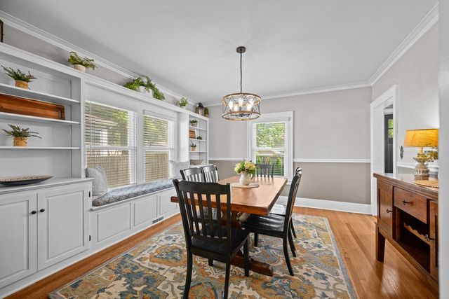 911 GRAND Court, Davenport, IA 52803