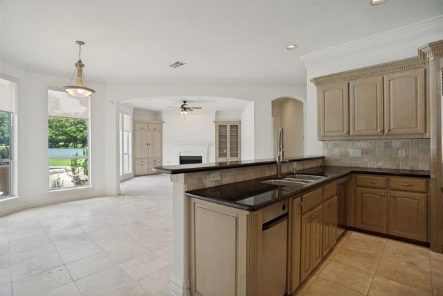2200 Woodbridge Drive, Mckinney, TX 75072