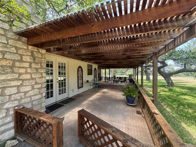 4006 Spanish Oak LN, Dripping Springs, TX 78620