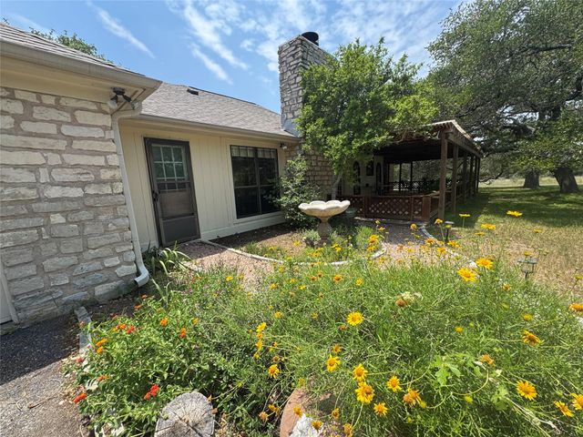 4006 Spanish Oak LN, Dripping Springs, TX 78620