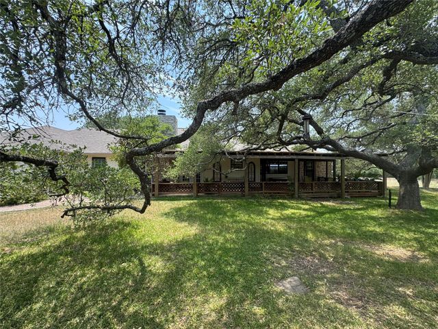 4006 Spanish Oak LN, Dripping Springs, TX 78620