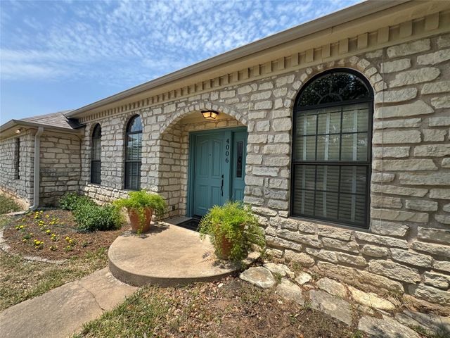 4006 Spanish Oak LN, Dripping Springs, TX 78620