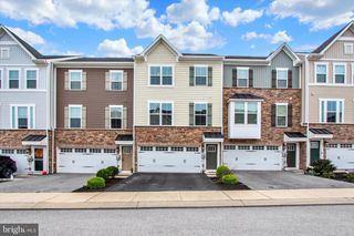 1133 ROSECROFT LN, York, PA 17403