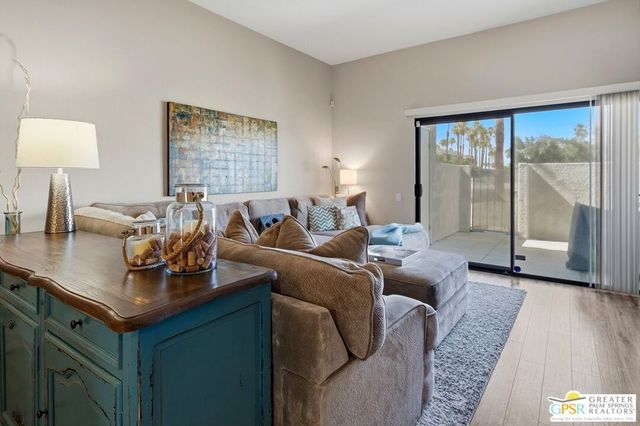805 E Arenas Road, Palm Springs, CA 92262