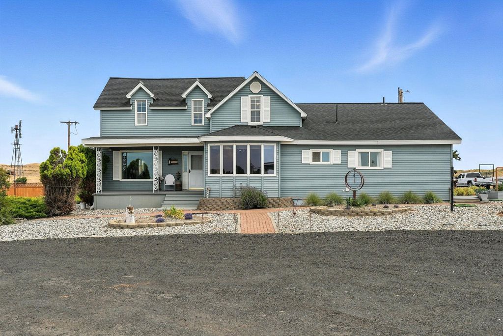 13550 State Route 2 E, Wilbur, WA 99185