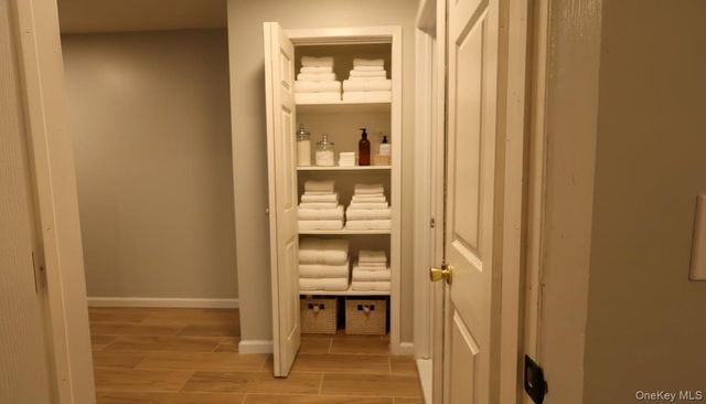 422 Fox Run Lane, Carmel, NY 10512