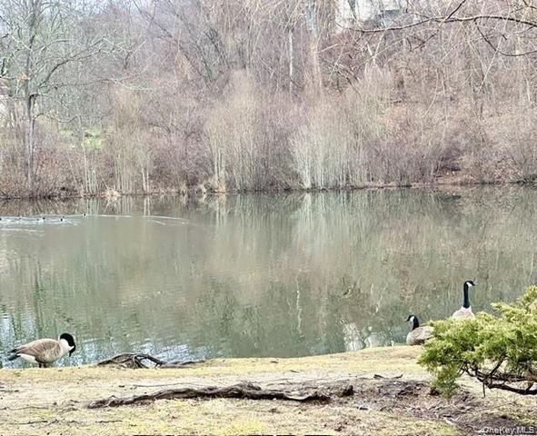 422 Fox Run Lane, Carmel, NY 10512