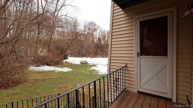 422 Fox Run Lane, Carmel, NY 10512