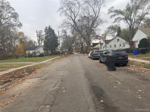 17229 Heyden Street, Detroit, MI 48219