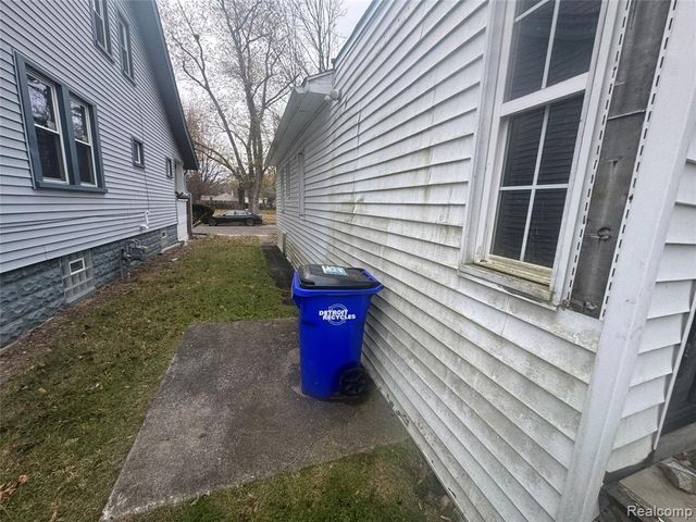 17229 Heyden Street, Detroit, MI 48219