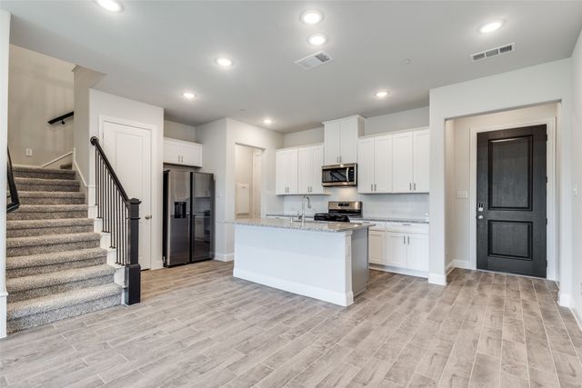 528 Hutchinson Lane, Lewisville, TX 75077