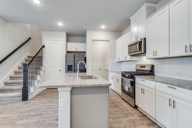 528 Hutchinson Lane, Lewisville, TX 75077