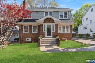 275 Carlton Terrace, Teaneck, NJ 07666