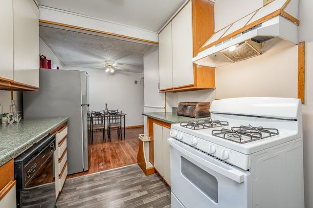 1608 Drollinger St, Wichita, KS 67218