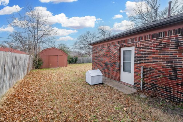 1608 Drollinger St, Wichita, KS 67218