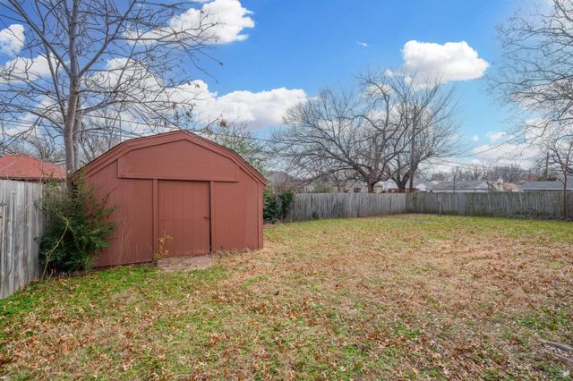 1608 Drollinger St, Wichita, KS 67218