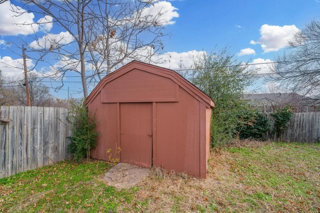 1608 Drollinger St, Wichita, KS 67218