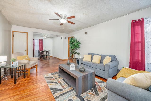 1608 Drollinger St, Wichita, KS 67218