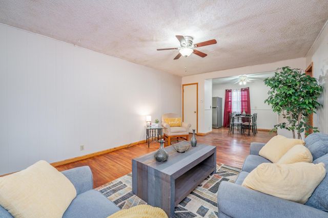 1608 Drollinger St, Wichita, KS 67218