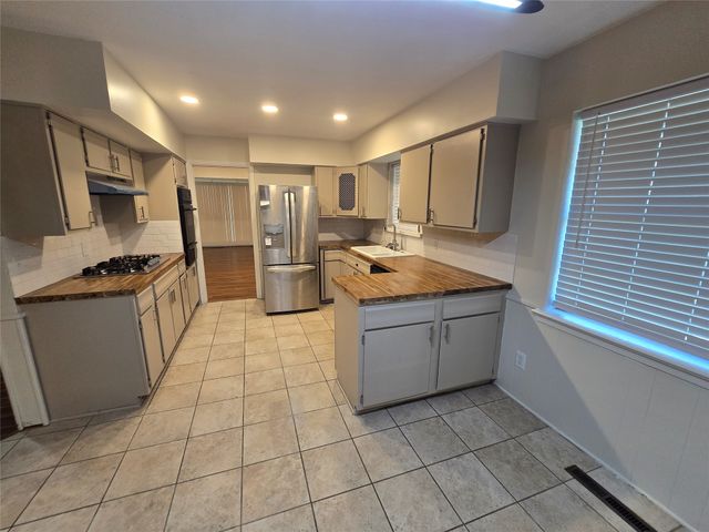 5323 Dazzle Drive, Dallas, TX 75232